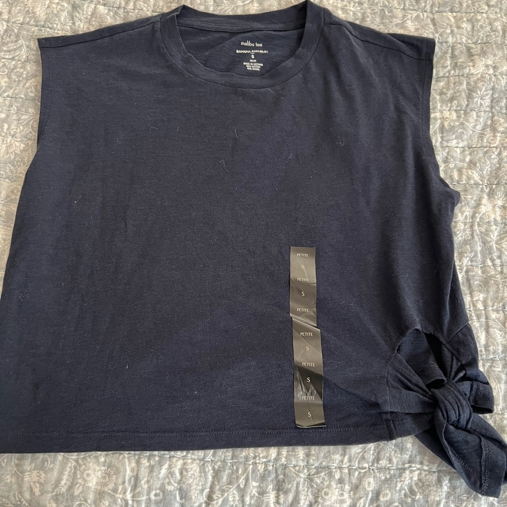 Banana Republic Malibu Tee cropped with side tie navy Petite Small